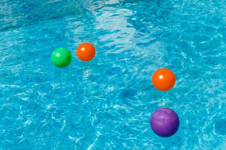 《电子游戏放水规律技巧》-怎么在新的壶里游泳？
